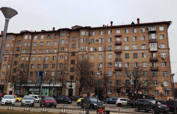 
Большие комнаты и звукоизоляция: как строили дома в СССР в период между «сталинками» и «хрущёвками»                