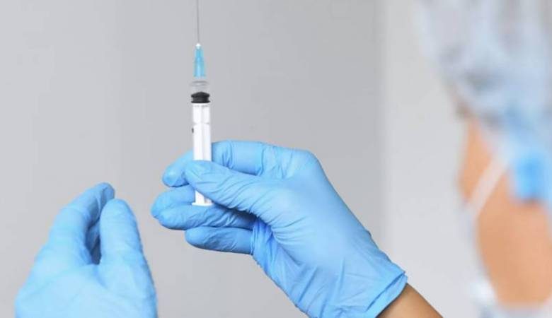 
Вакцинация в России: станут ли прививки от COVID-19 обязательными для россиян в 2021 году                
