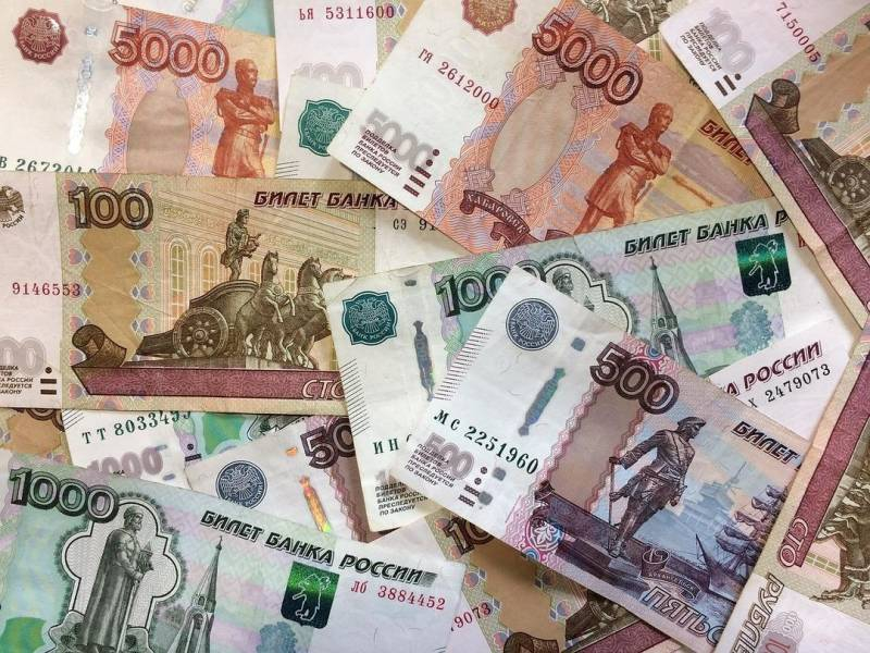 
Продлят ли медикам России денежные выплаты за ковид в 2022 году                