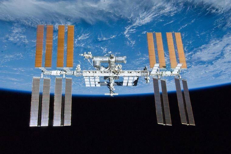 
Как россиянам в ноябре 2021 года можно рассмотреть в небе Международную космическую станцию                