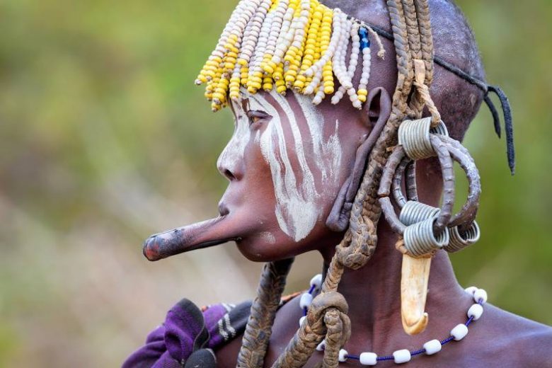 
Как живет эфиопское племя «духов тьмы» и о чем стоит знать туристам, которые хотят посетить мурси                