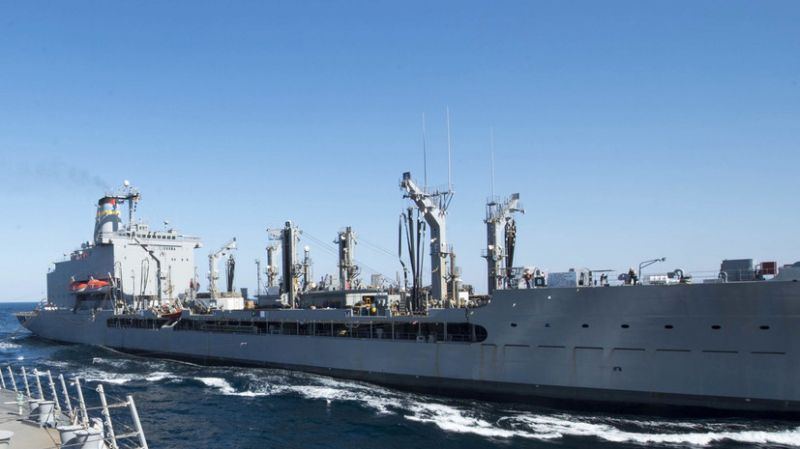 Флагман не унимается: ВМС США уплотнились в Чëрном море для его «надëжности»
