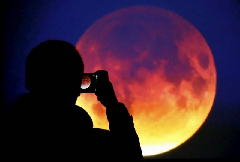 
Гороскоп на день солнечного затмения 4 декабря 2021 года для всех знаков зодиака                