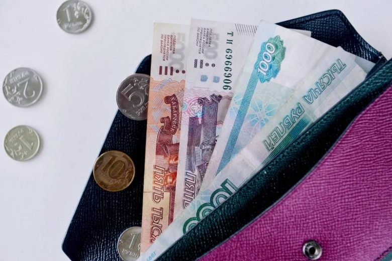 
Россиян ожидает увеличение минимальной заработной платы в 2022 году                