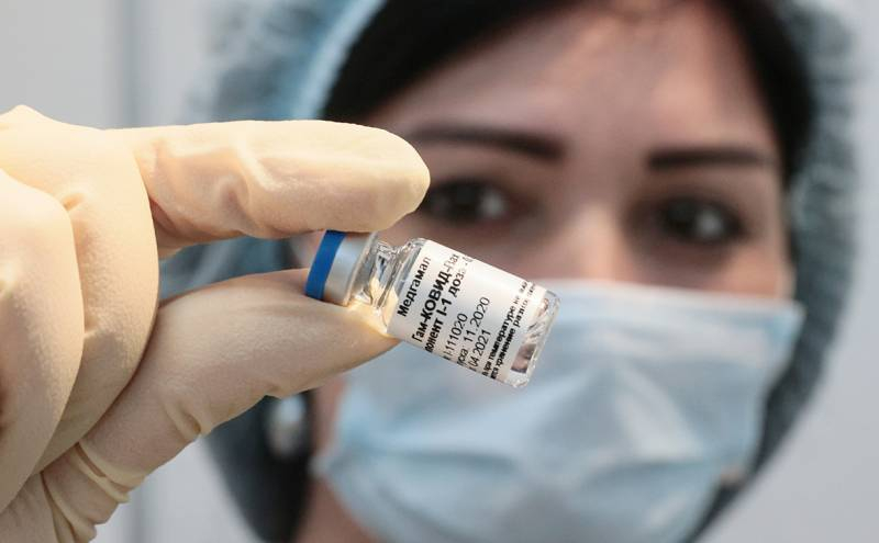 
Назальная вакцина: что она собой представляет и когда появится                
