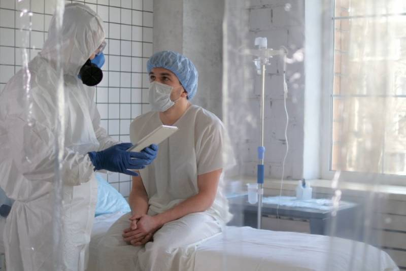 
Голикова рассказала, что медикам продлят выплаты за коронавирус в 2022 году                