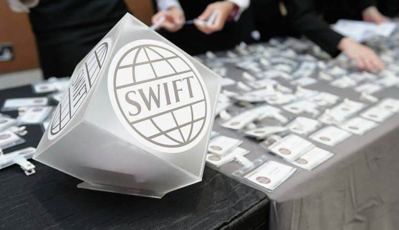 
Что будет, если Россию отключат от платежной системы SWIFT                