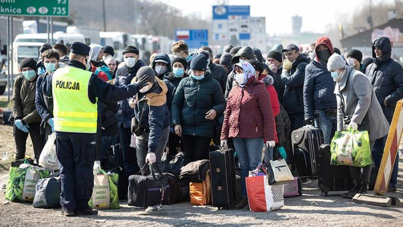 
В России нелегальных мигрантов будут выдворять из страны с 1 января 2022 года                