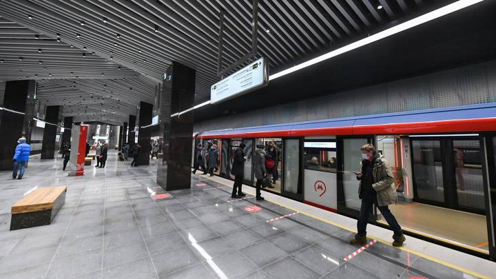 
В 2022 году возрастет стоимость проезда в общественном транспорте Москвы                