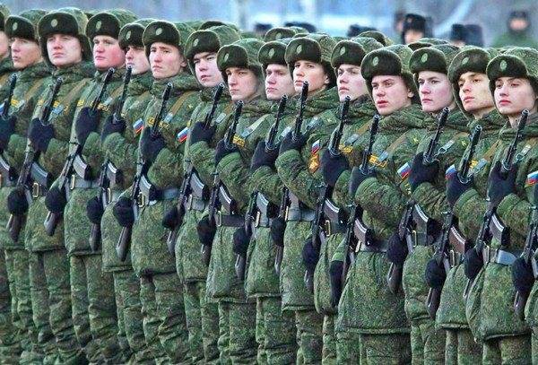 
Срочную службу в армии РФ могут начать учитывать в трудовом стаже граждан                