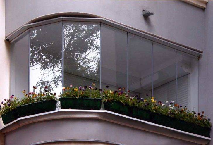 
В 2022 году вступит в силу закон о застекленных балконах                