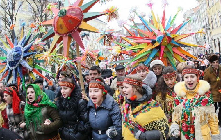 Какой праздник сегодня 9 января в России и мире, история, традиции и приметы