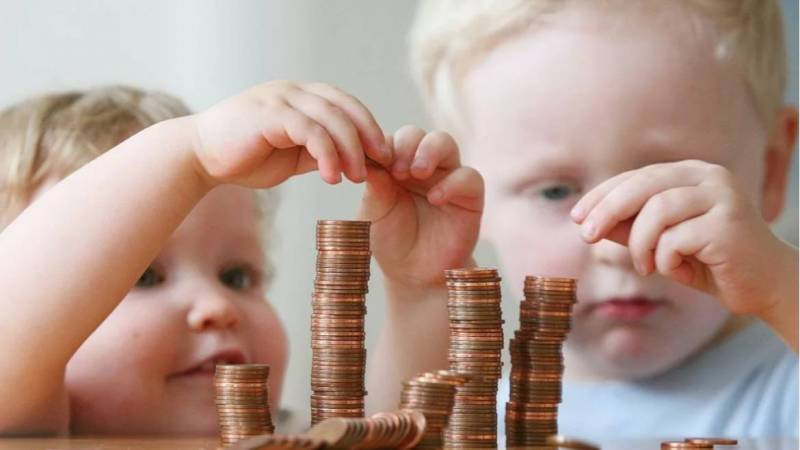 
Эксперты рассказали, какие доходы учитываются при расчете детских пособий в 2022 году до 1,5 лет                