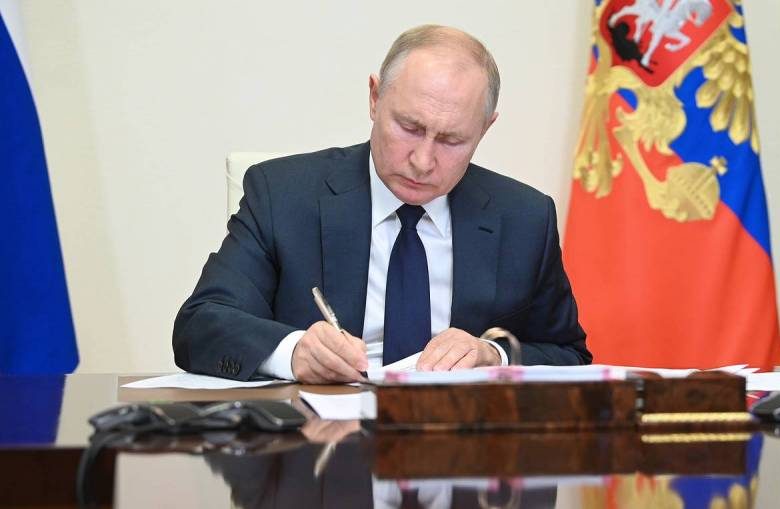 
Путин подписал указ по Донбассу – Россия признала ДНР и ЛНР                