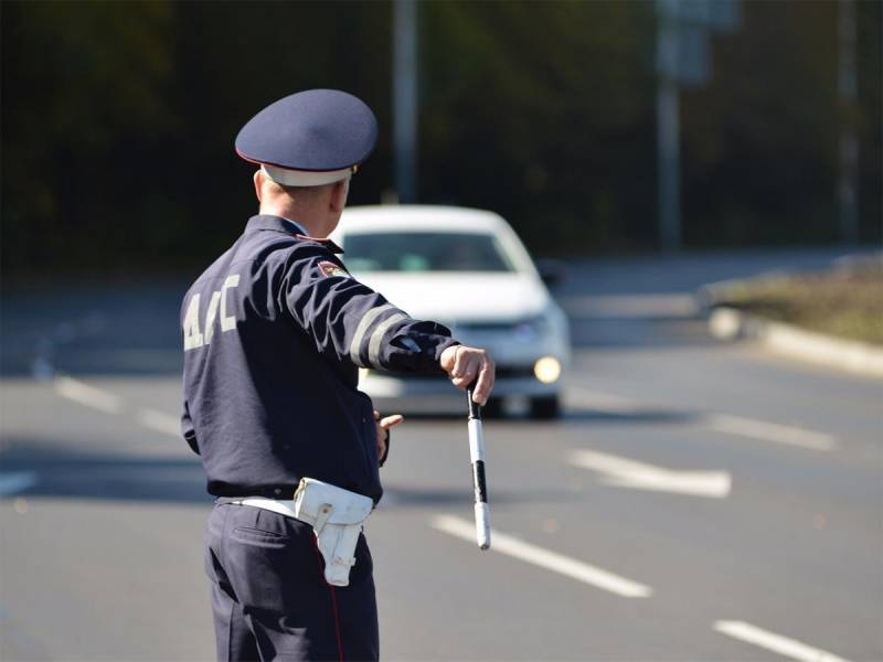 
Как россиянам отсудить компенсацию за порчу автомобиля на ямах                