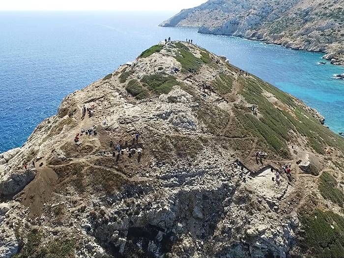 
Археологи обнаружили в Эгейском море таинственный остров. Оказывается, греки строили пирамиды                