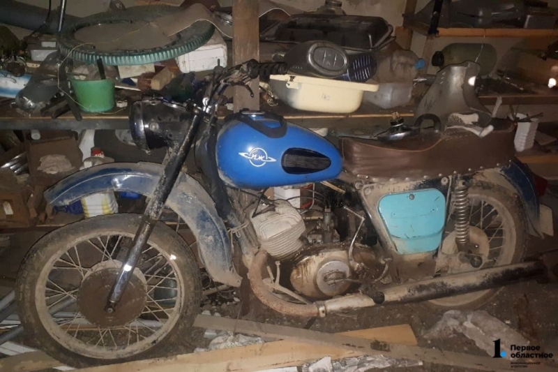 «Связал жизнь с мотоциклами»: пожарный из Сима отреставрировал 15 «Уралов»