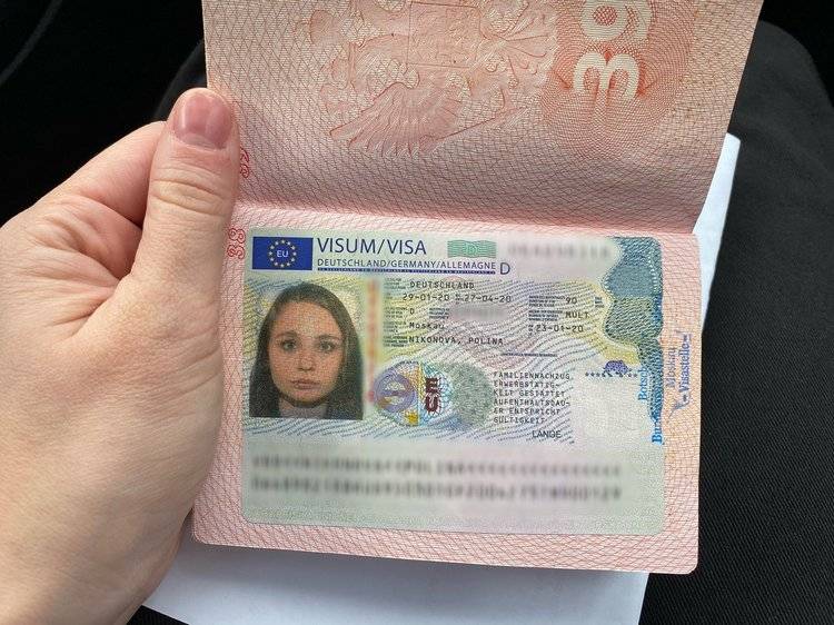 
Где и как россияне могут получить шенгенскую визу в июле и августе 2022 года                