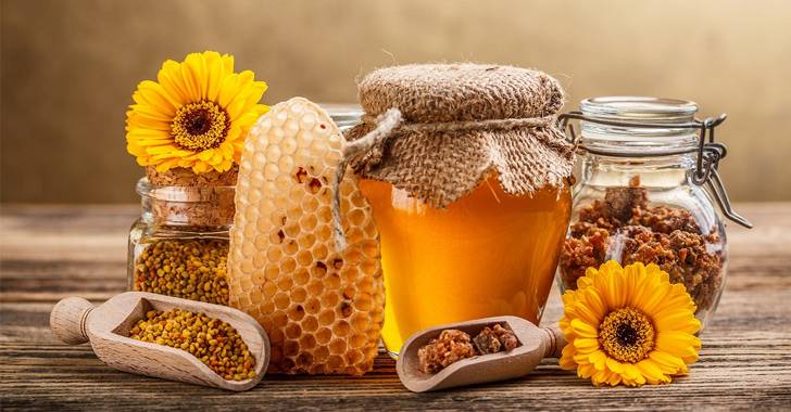 
Традиции и обряды Медового Спаса: зачем 14 августа мазать руки мёдом и почему нужно обязательно искупаться                