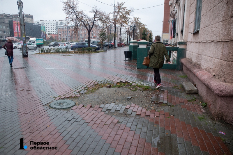 Провалы благоустройства. На что похожи тротуары в центре Челябинска?