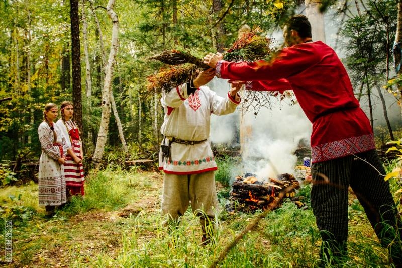 
Издревле 7 октября отмечается славянский праздник Родогощ или Таусень: главные традиции и история дня                