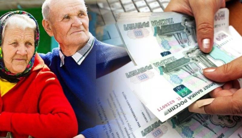 
Кому в России с 1 ноября 2022 года повысят социальные выплаты                