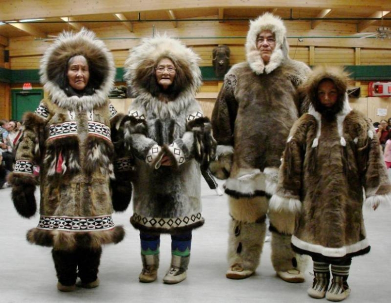 
Иглу — жилище эскимосов: почему в нем тепло в лютые холода, если вход всегда открыт                