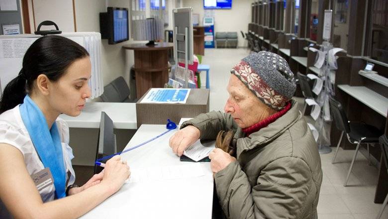 
Нерабочий декабрь: работающим пенсионерам России сообщили важную новость                