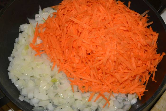 
Простой секрет: как сделать зажарку из лука и моркови еще вкуснее                