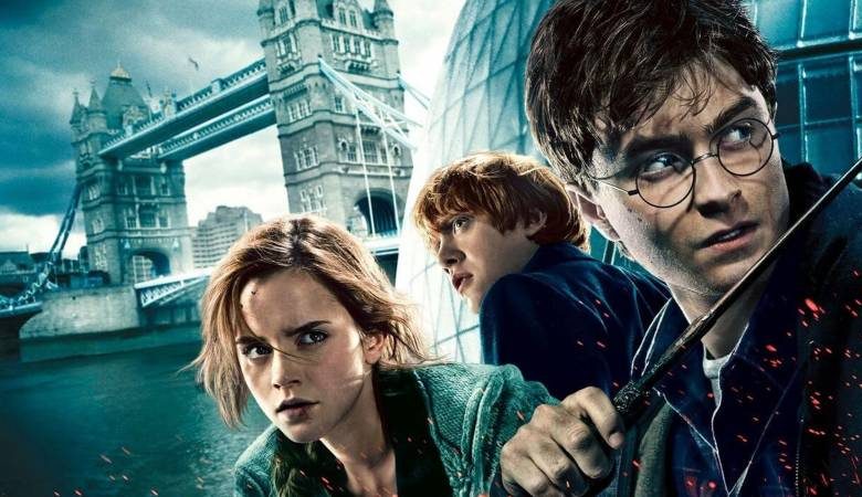 
Компания Warner Bros. запретила показывать свои фильмы в России                