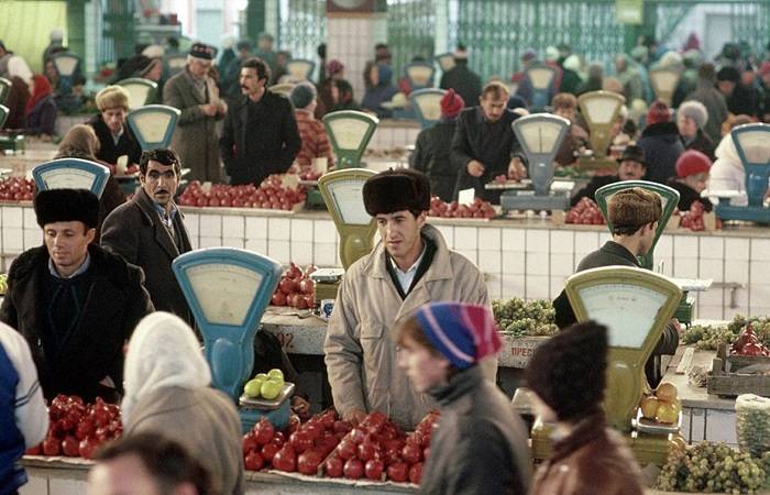 
Семь самых безумных советских новогодних традиций, которые соблюдаются до сих пор                