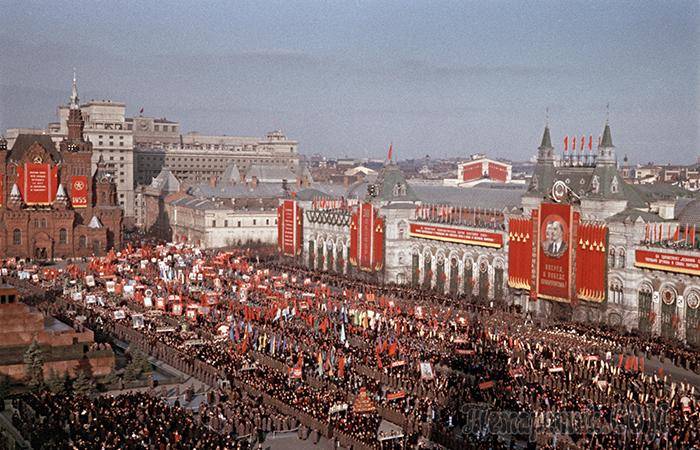 
Столетний юбилей: история рождения и распада великого СССР                