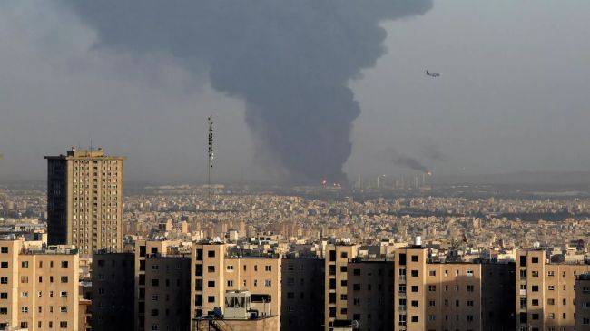 
Взрывы в провинциях и атака дронов: что сейчас происходит между Израилем и Ираном                