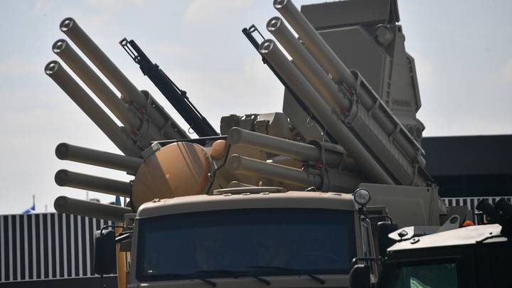 
Как власти прокомментировали установку систем ПВО “Панцирь” на крышах зданий в Москве                