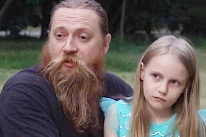 
Отец девочки-вундеркинда Алисы Тепляковой устроил скандал в детском саду                