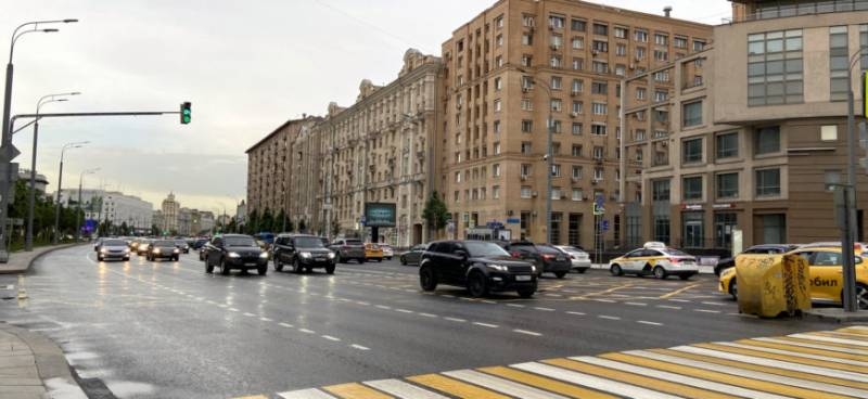 
Готовьтесь объезжать: какие улицы перекроют 20 и 21 мая в центре Москвы                