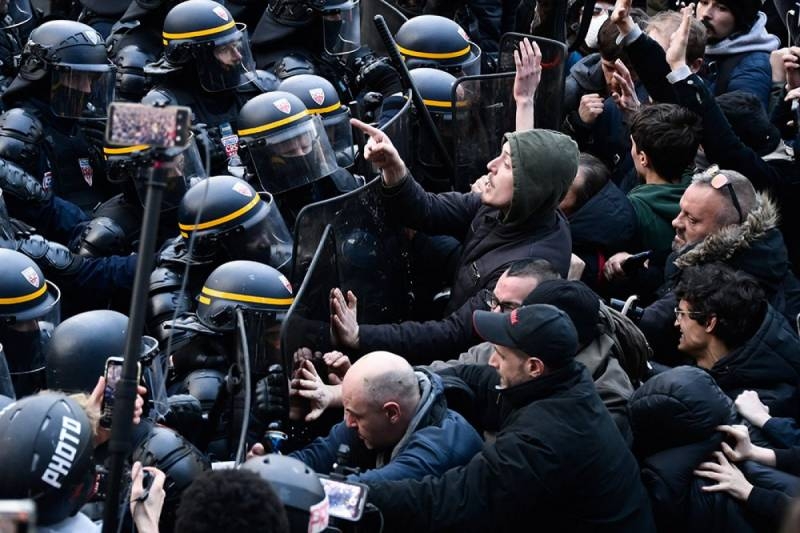 
Задержали сотни человек: 1 июля Францию накрыли протесты                