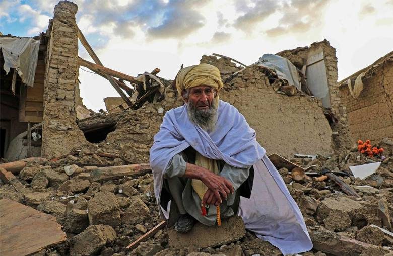 
Тысячи погибших и пострадавших: что известно о землетрясении в Афганистане                