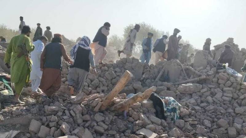 
Тысячи погибших и пострадавших: что известно о землетрясении в Афганистане                