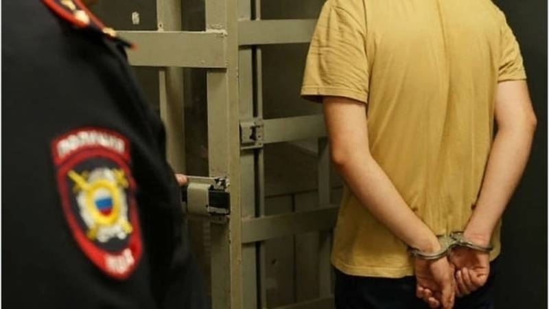 
Зарезал девушку, ее мать и собаку: что известно о 16-летнем школьнике из Екатеринбурга и как он себя вел в суде                