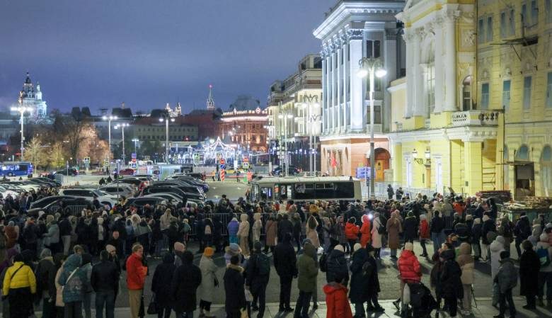 
Московские мечты о «Щелкунчике» и стояние в огромной очереди у Большого театра                