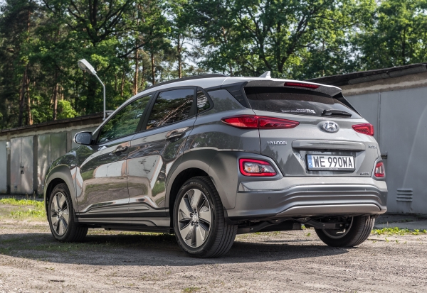 Hyundai Kona Electric załapie się na rządowe dopłaty. Cena po rabacie: od 105 826 zł