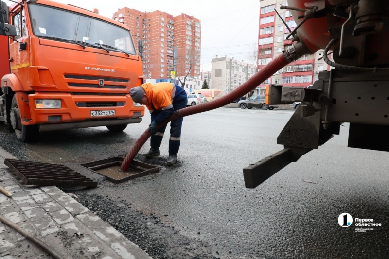 В Челябинске после зимы возвращают к жизни ливневки